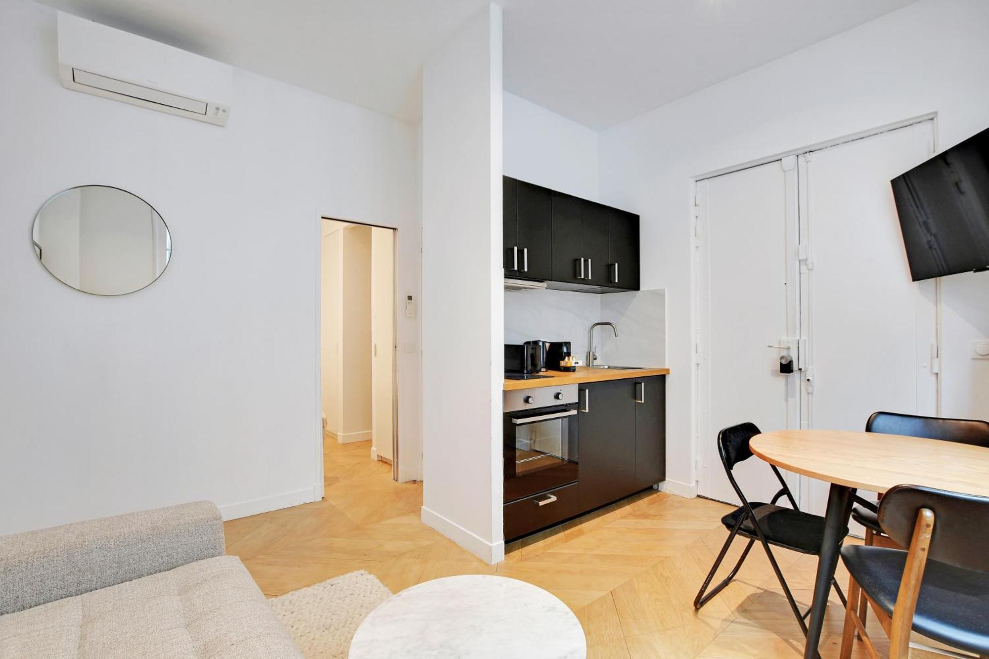Pick A Flat'S Apartments In Saint Michel - Rue Du Sommerard Париж Екстер'єр фото